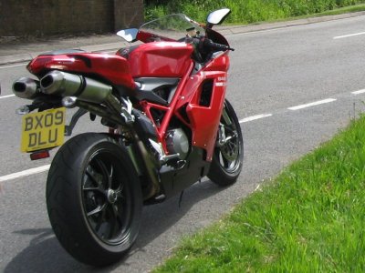 2009ducati848_2c400.jpg