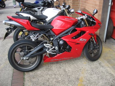2009triumphdaytona675demo2_400.jpg