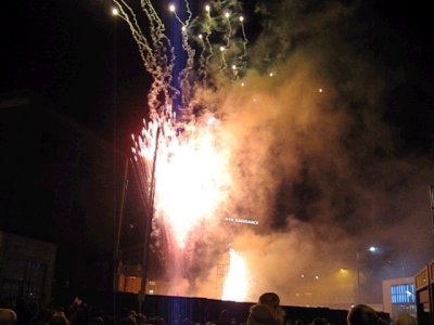 2006xmasfireworks2_400.jpg