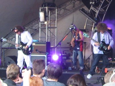 2007fielddayaliens1c_400.jpg