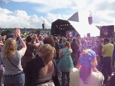 2007glastonburyfridaymagicnumbers1_400.jpg