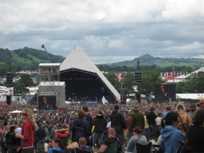 2007glastonburysundaypyramid1_400.jpg