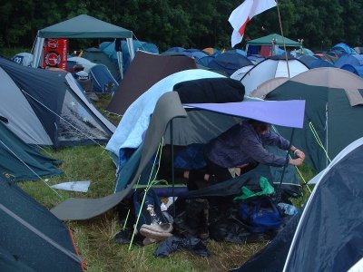 glastonburywettent_400.jpg